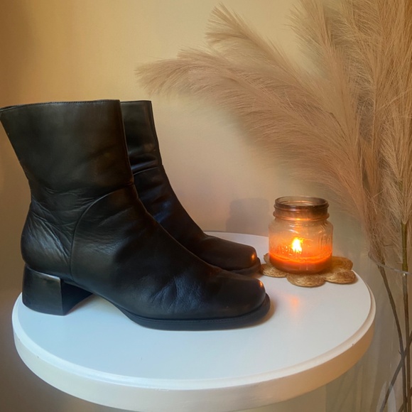 Black Leather Brooklyn boots. - Picture 3 of 6